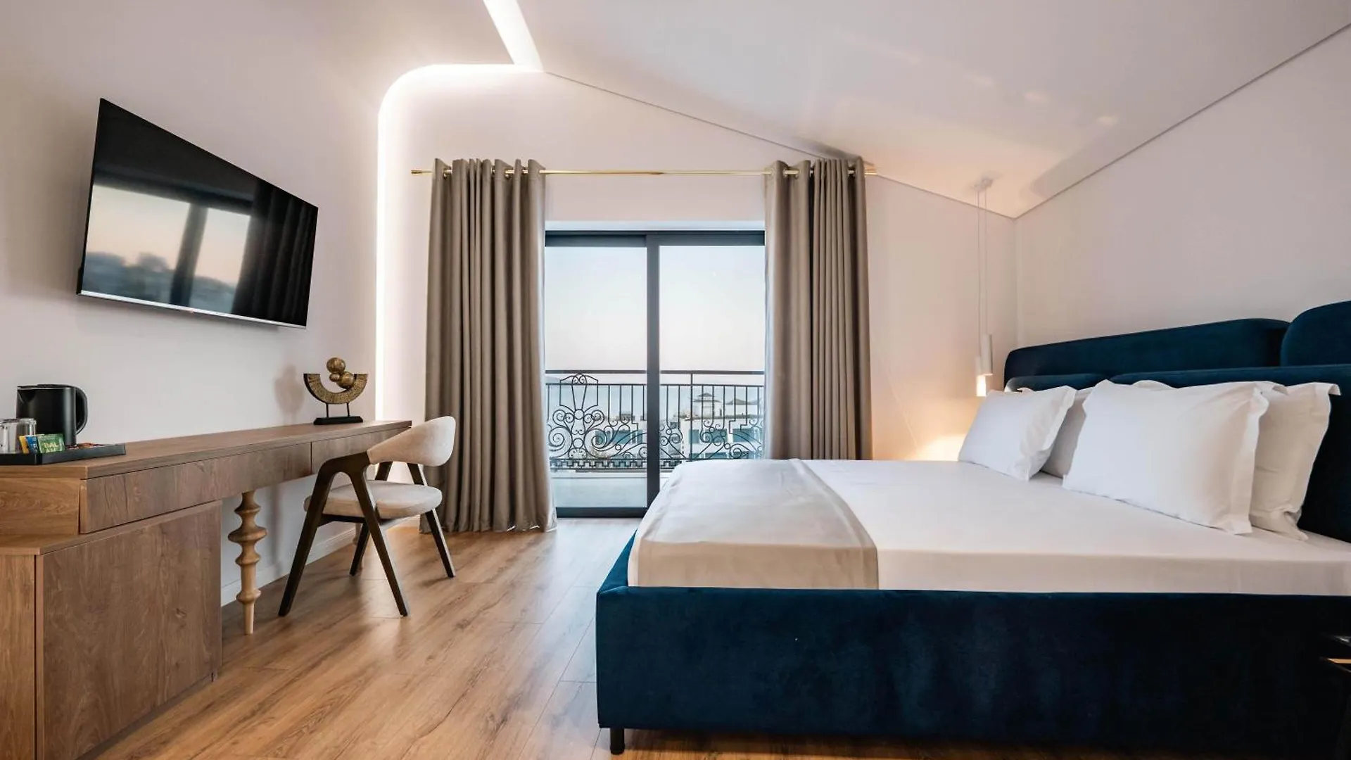 Mae Select Hotel Sarandë