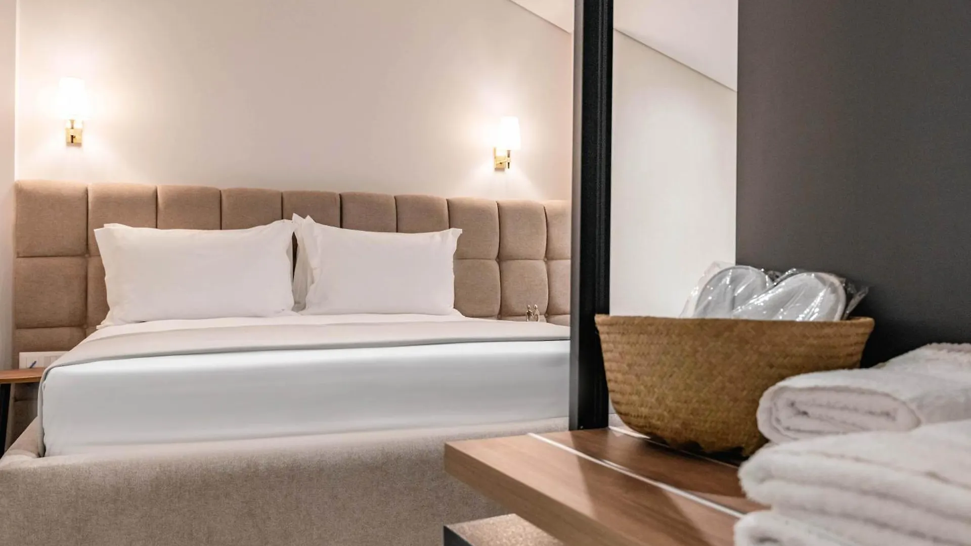 Mae Select Hotel Sarandë